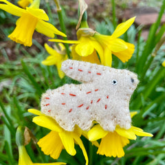 sewing tutorial: spring rabbit pin
