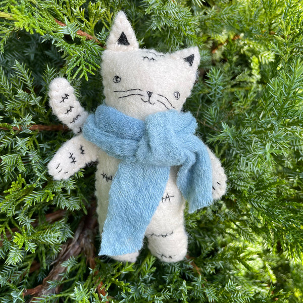 pocket_pal_cat_in_wool_scarf_g