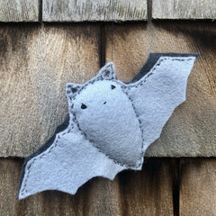 free sewing tutorial: spooky little bat