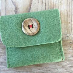 free sewing tutorial: felt pocket