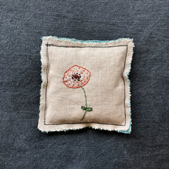free sewing tutorial: little pillow