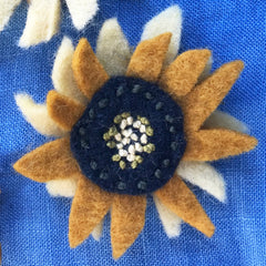 free sewing tutorial: sunflower pin