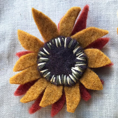 free sewing tutorial: sunflower pin