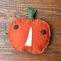 free sewing tutorial: sweet little pumpkin