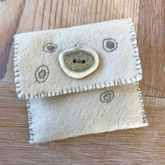 free sewing tutorial: felt pocket