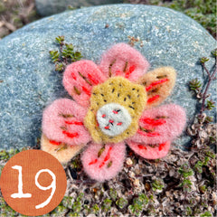 plant-dyed wool felt flower pins (new batch!)