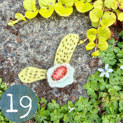 plant-dyed wool felt flower pins (new batch!)