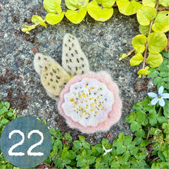 plant-dyed wool felt flower pins (new batch!)