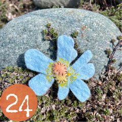 plant-dyed wool felt flower pins (new batch!)