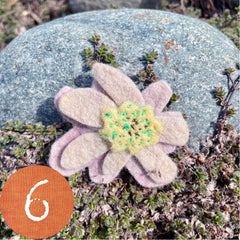 plant-dyed wool felt flower pins (new batch!)