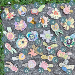 plant-dyed wool felt flower pins (new batch!)