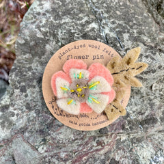 plant-dyed wool felt flower pins (new batch!)