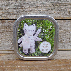 DIY pocket pal: little cat