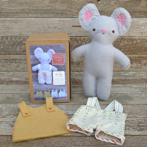 DIY stuffed companion: mouse