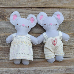 DIY stuffed companion: mouse