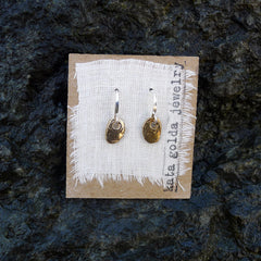 earrings: pebble