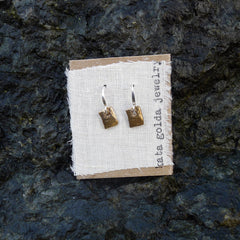 earrings: shale