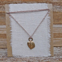 single charm necklace: leaf