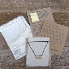 single charm necklace: valley