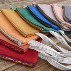 plant-dyed zipper notions pouch