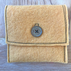 free sewing tutorial: felt pocket