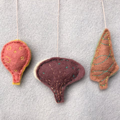 free sewing tutorial: tree & mushroom ornaments