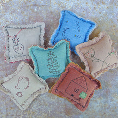 pin cushion: lavender-brown/heart charm