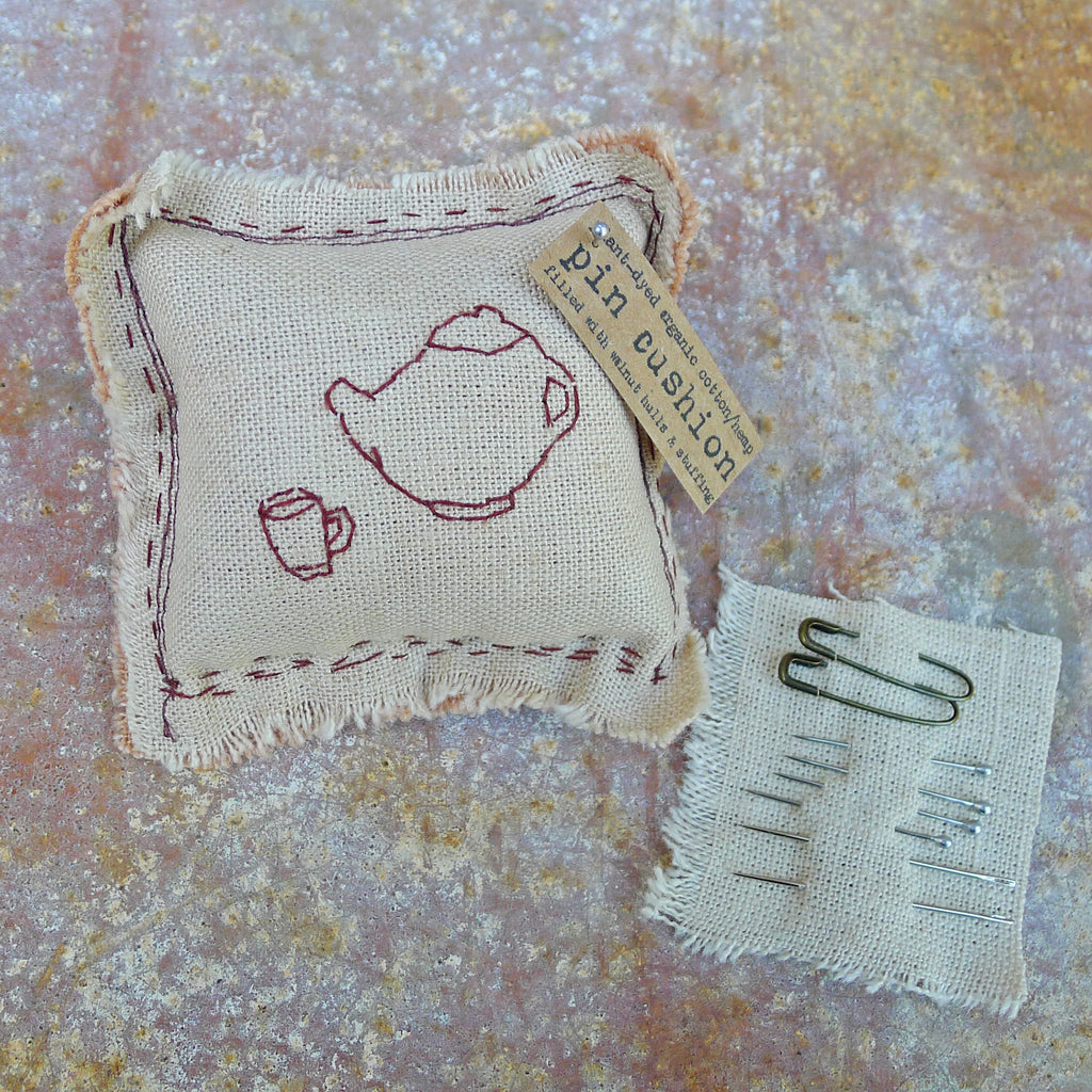 pin cushion: tea-dyed/tea set