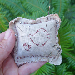 pin cushion: tea-dyed/tea set