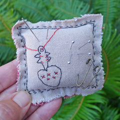 pin cushion: lavender-brown/heart charm