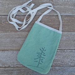 pocket purse: green/tree