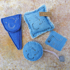 scissor slip: blue/moon & stars