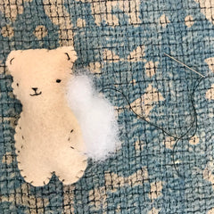 free sewing tutorial: bear pocket pal