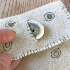free sewing tutorial: felt pocket